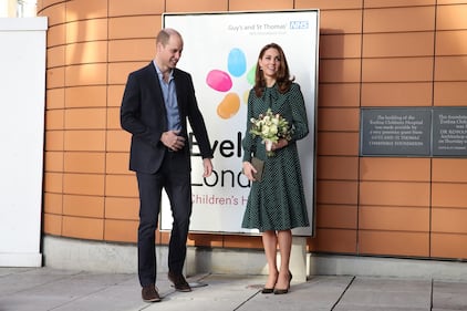 Kate Middleton e il Principe William con i bimbi in ospedale: foto 9
