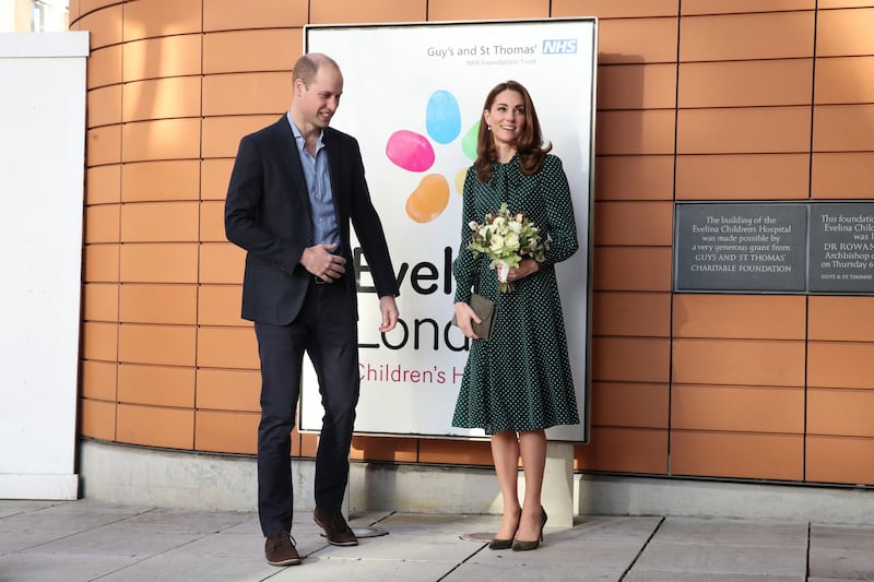 Kate Middleton e il Principe William con i bimbi in ospedale: foto 9