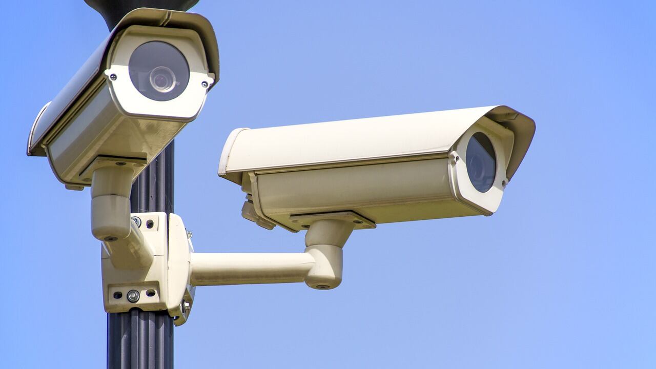Ladro d'auto in trasferta incastrato dalle telecamere