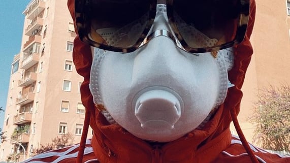 Emma Marrone: "Devastante vedere il mio quartiere così silenzioso, mi manca l'aria"