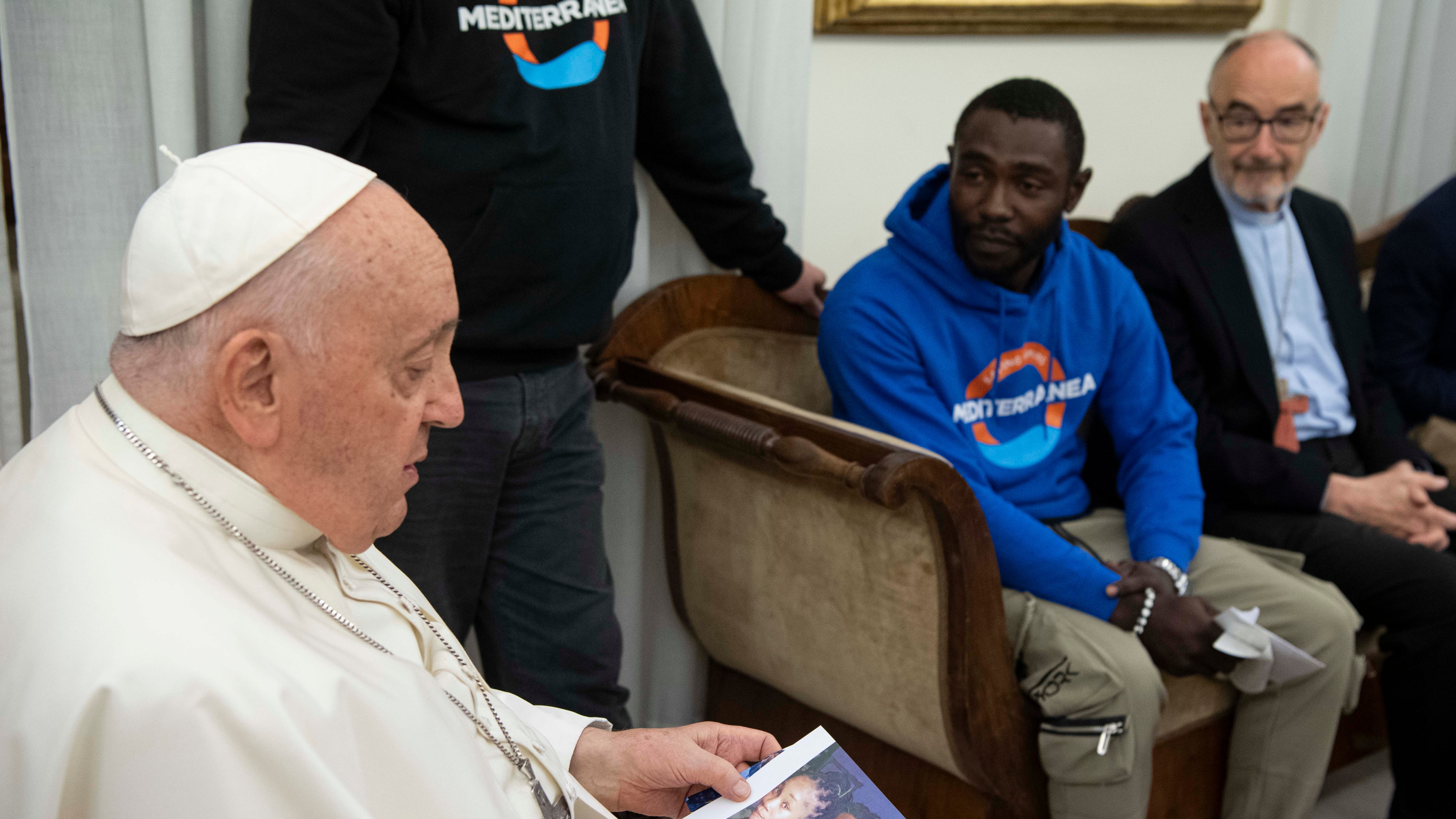 "Ci saremo anche noi". La passerella della Ong dei migranti ai funerali del Papa