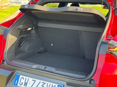 Alfa Romeo Junior Veloce: la gallery del crossover sportivo elettrico da 280 CV 11