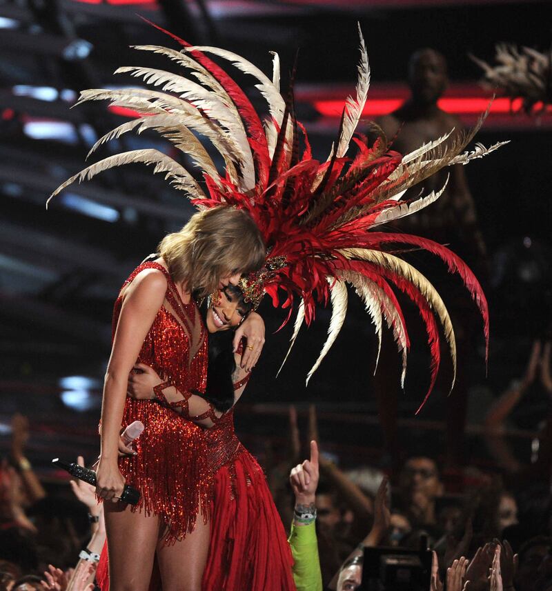 MTV VMA 2015, il trionfo di Taylor Swift e Miley Cyrus 5