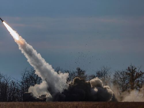 Himars, missili e droni: il piano per frenare la macchina militare della Cina