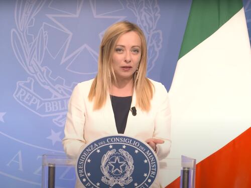 "Oggi dirsi patrioti non è più dispregiativo". Meloni e il discorso dell'orgoglio