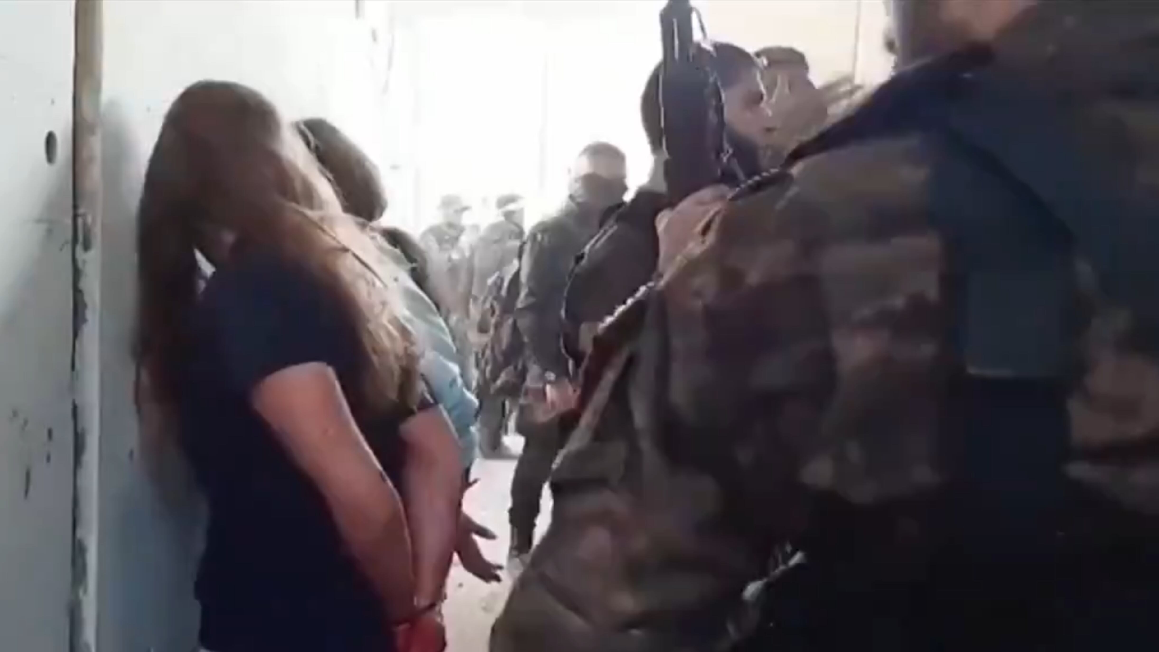 "Tenute come schiave in una villa". L'incubo delle donne rapite da Hamas