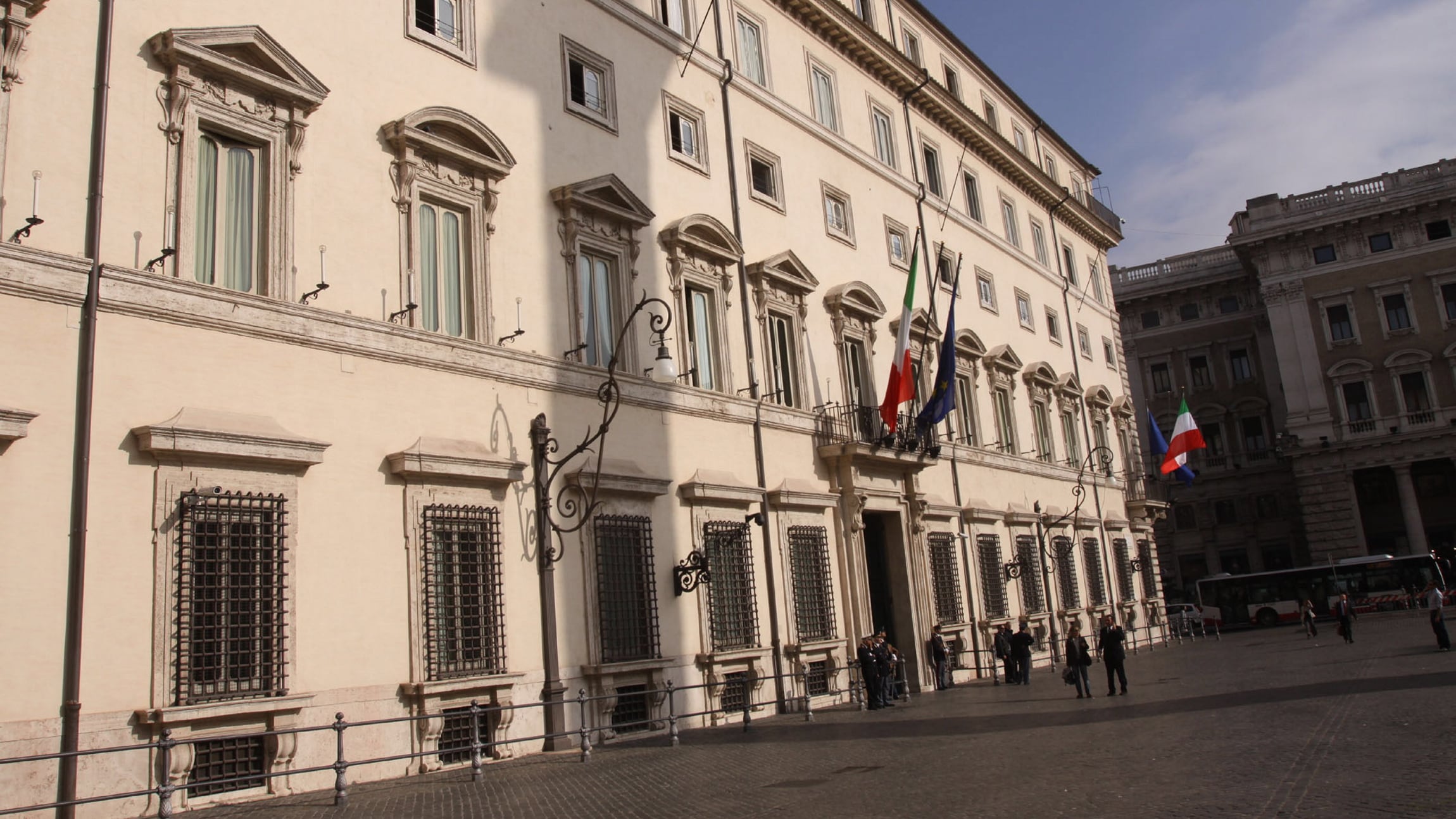 Terminato il Cdm a Palazzo Chigi: dall'Ilva all'energia, tutti i nodi sul tavolo