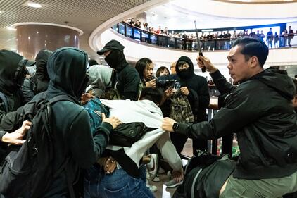 Hong Kong, nuovi scontri durante la vigilia di Natale 4