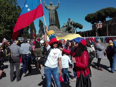 Venezuelani in piazza a Roma 1