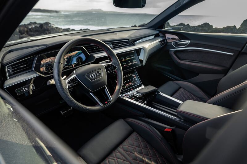 Le immagini della nuova Audi Q8 e-tron 2