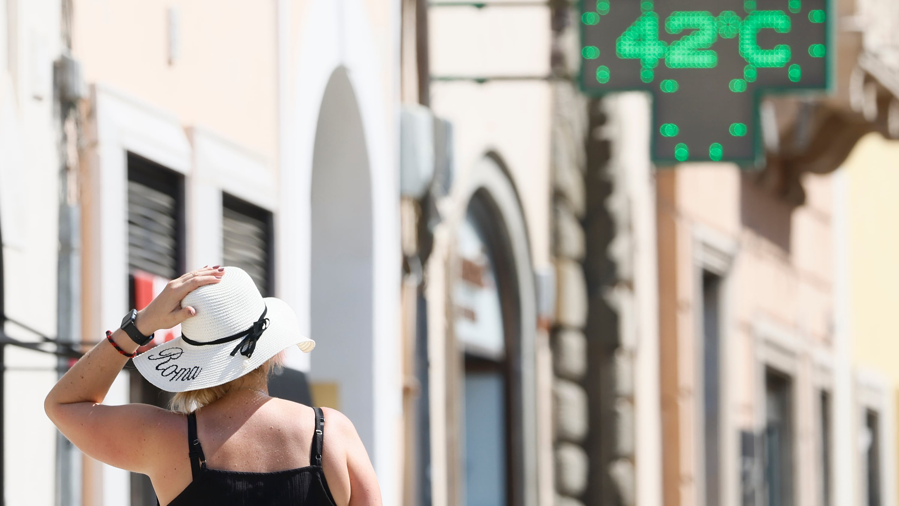 Caldo afoso, i rischi per il cuore e i consigli del cardiologo
