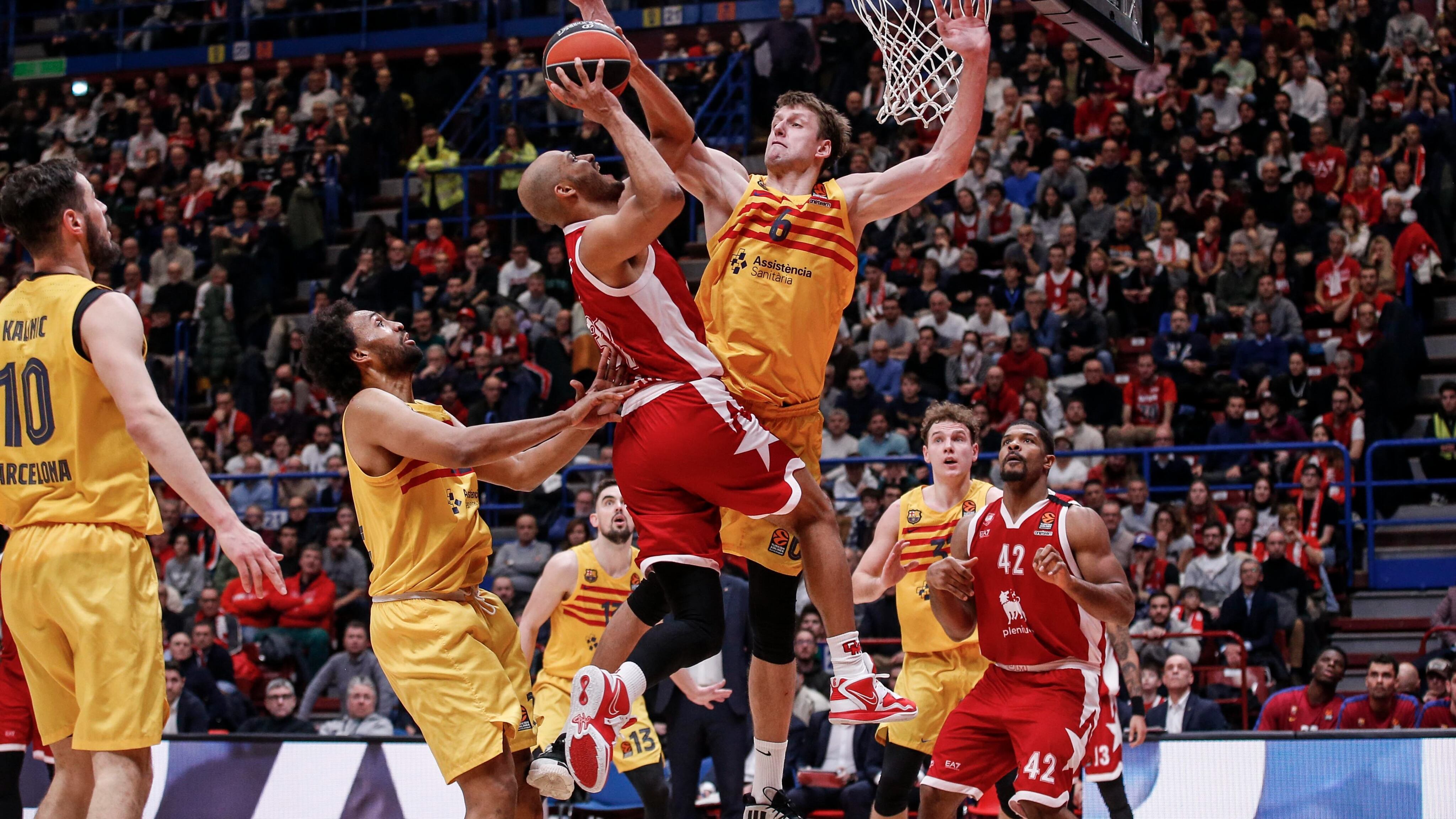 Eurolega, l'Olimpia Milano supera Barcellona (col brivido) e resta in corsa per i playoff