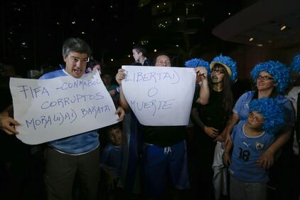 Suarez, l'accoglienza dei tifosi 13