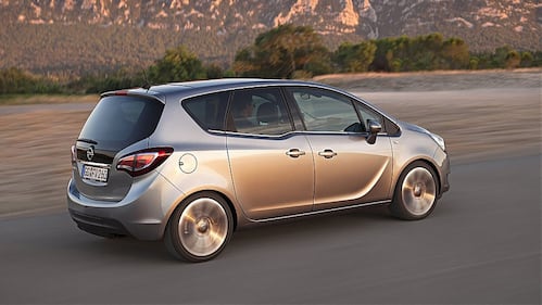 Opel Meriva si rifà il look, ma non solo 10