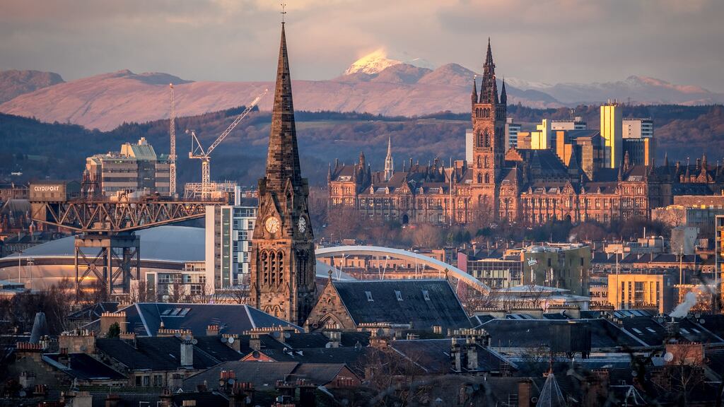 Glasgow, clinica inietta eroina ai pazienti tossicodipendenti