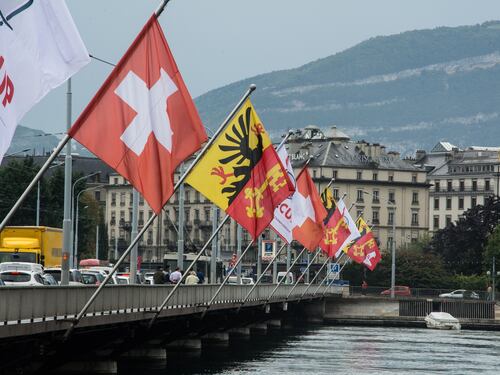 L'allarme della Svizzera: "Fate scorte di cibo e acqua: vi daremo pillole di iodio"