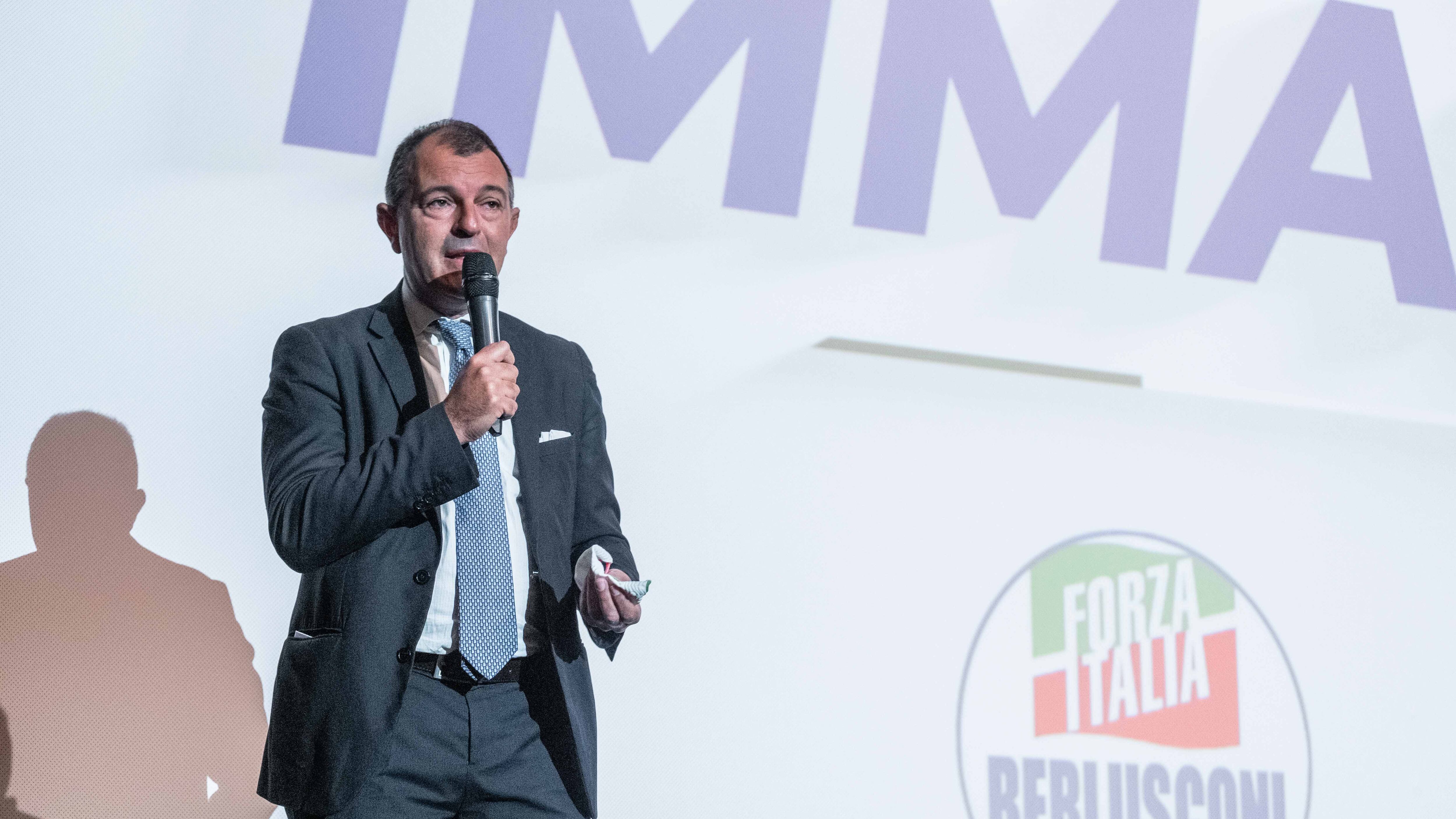 Area C, multe "in blocco". Rivolta contro il Comune
