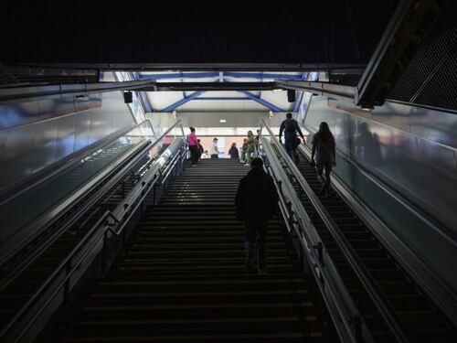 Maxi blackout in Spagna e Portogallo, stop aerei e treni. Giallo sulle cause