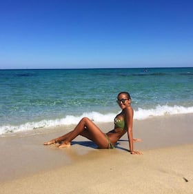 Giorgia Palmas, bikini sexy in Sardegna 4