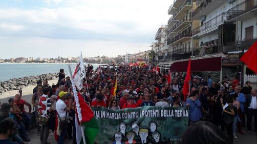 La manifestazione degli antagonisti in Sicilia contro il G7 1