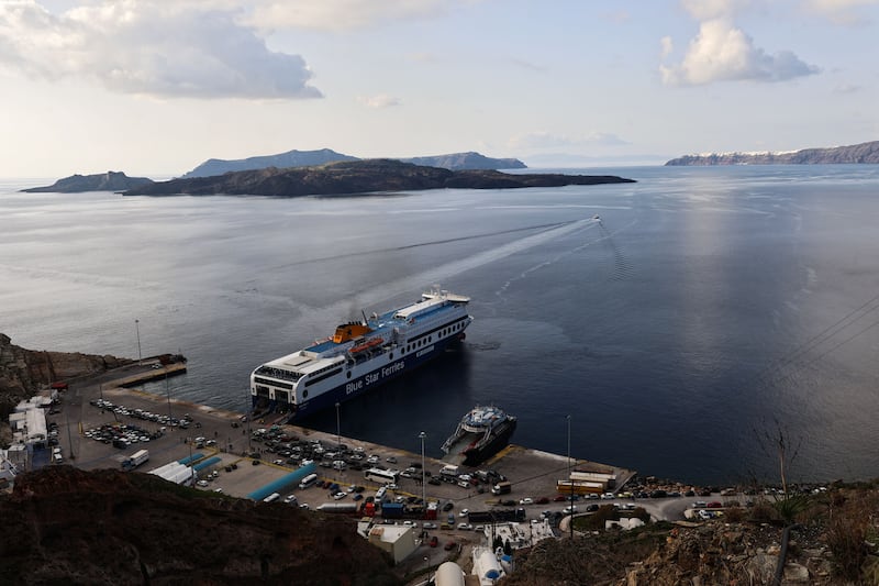 L'esodo da Santorini e le continue scosse di terremoto 3
