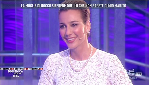 Rocco Siffredi e Rosa Caracciolo, la vacanza diventa sexy: lui nudo, lei in topless 13