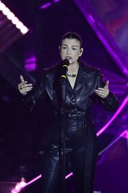 Sanremo 2024: ecco il look della finalissima del Festival di Emma 4