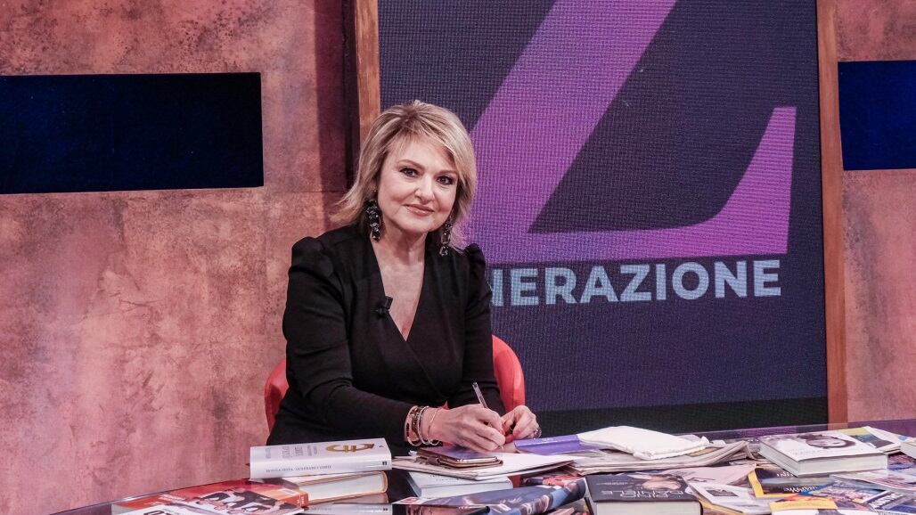 Monica Setta operata d'urgenza per un'ernia strozzata: "Siamo appesi a un filo"