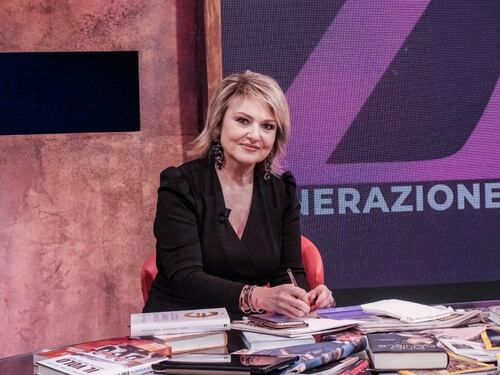 Monica Setta operata d'urgenza per un'ernia strozzata: "Siamo appesi a un filo"