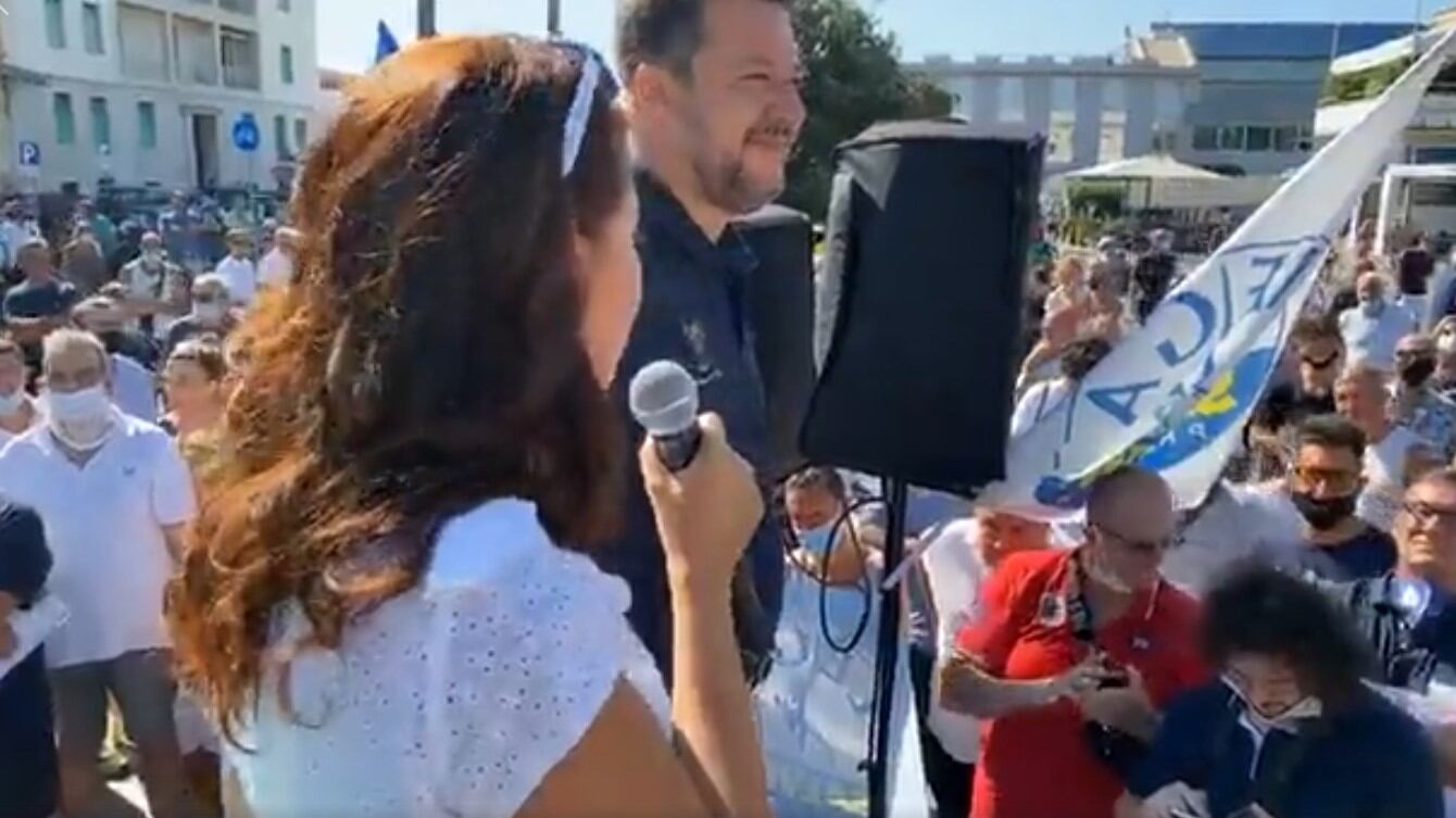 "Vergogna...", "Urla la mattina". È "rissa" tra Veronesi e Salvini