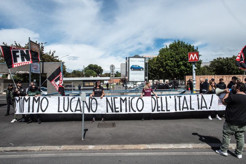Il corteo di Forza Nuova contro Lucano 3