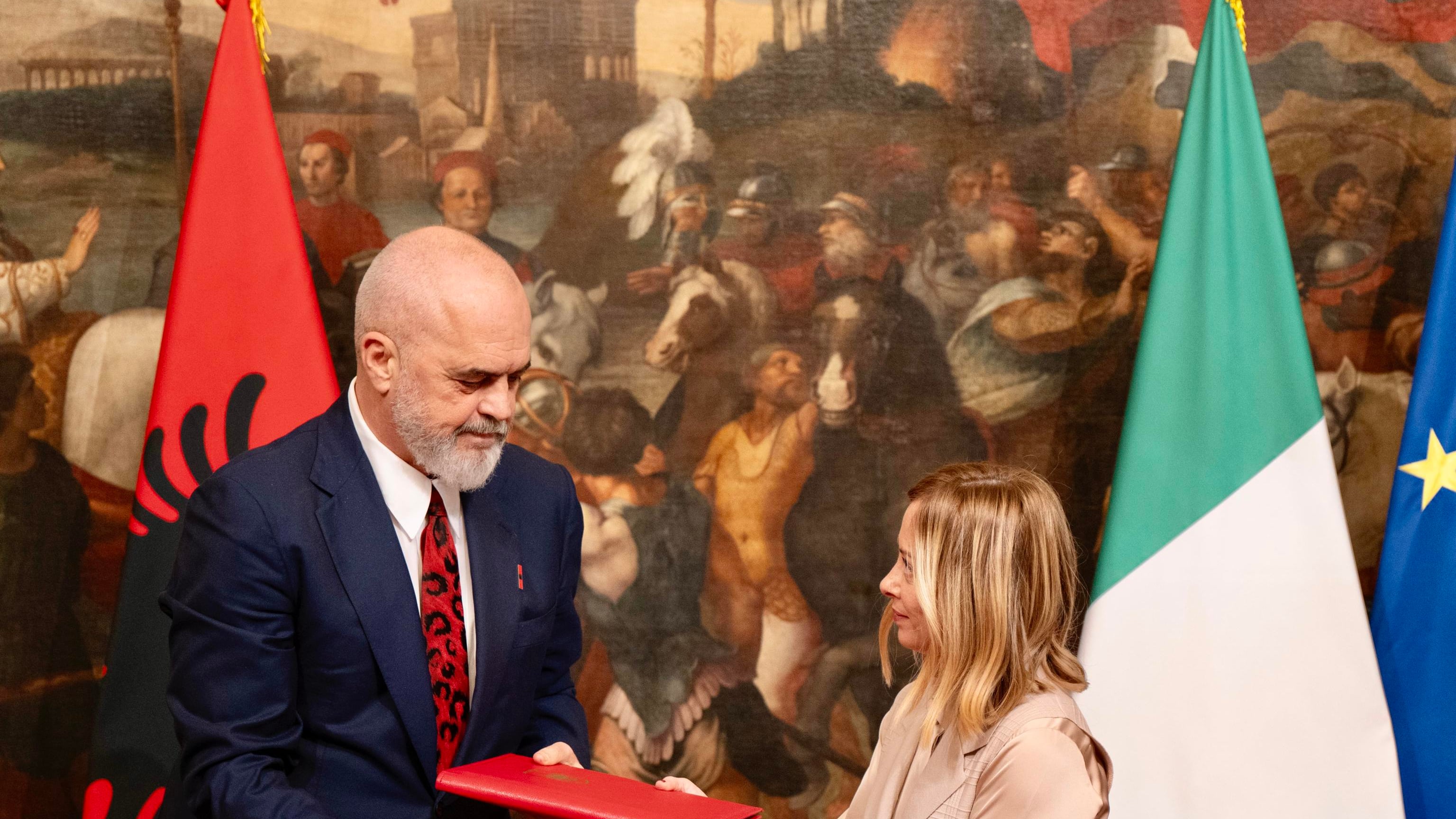 Stop già previsto da Roma e Tirana. Ma il patto con Edi Rama reggerà