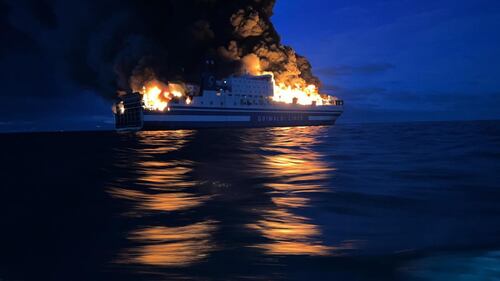 Incendio traghetto 2