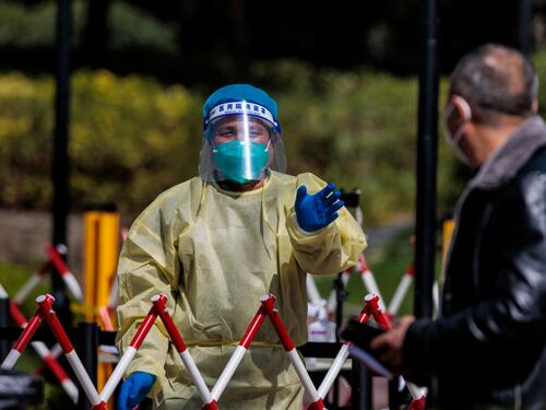 Omicron e i lockdown affossano le borse cinesi
