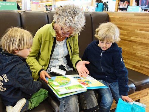 Voucher per nonni "a pagamento". Premio ai pilastri della famiglia