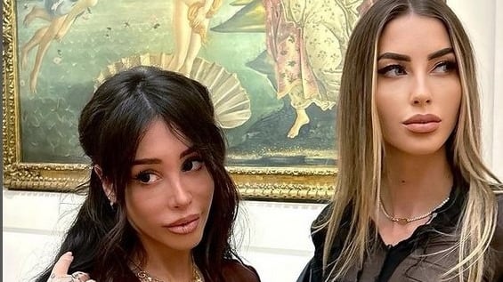 Seminude davanti alla Venere: polemiche sulle influencer agli Uffizi