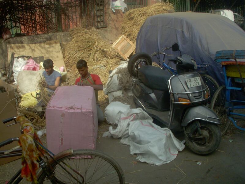 Delhi e il fascino disordinato della sua umanità 1
