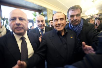 Berlusconi a Napoli: visita nel centro storico 8