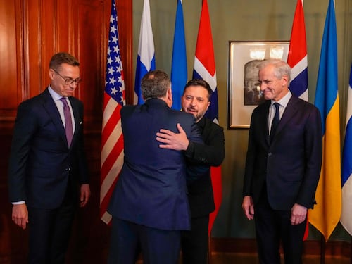 Trump pressa Zelensky: “Ceda il Donbass”