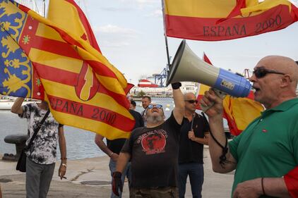 Le proteste al porto: "Non vogliamo i migranti" 5