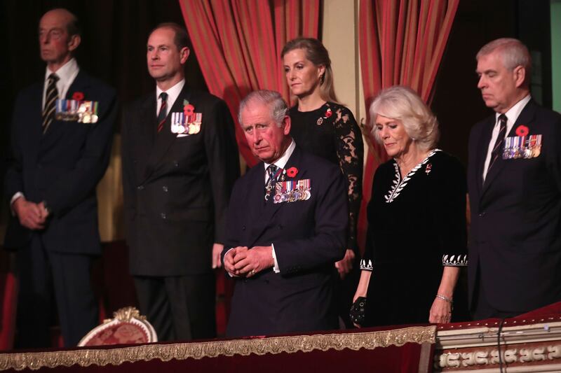 Camilla Parker Bowles, la duchessa di Cornovaglia in foto 10