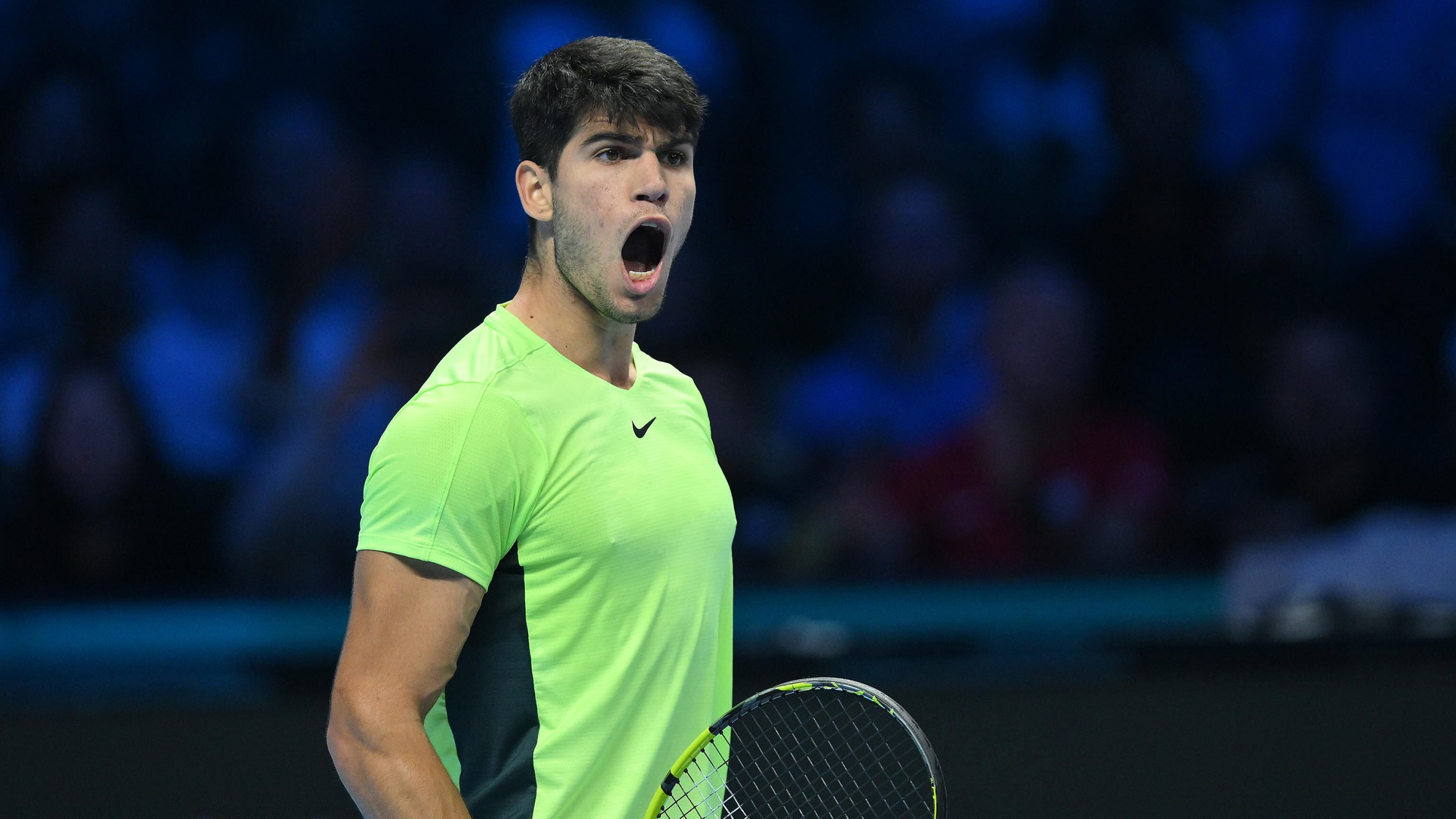Atp Finals, Alcaraz batte Medvedev in due set: Sinner sfiderà il russo