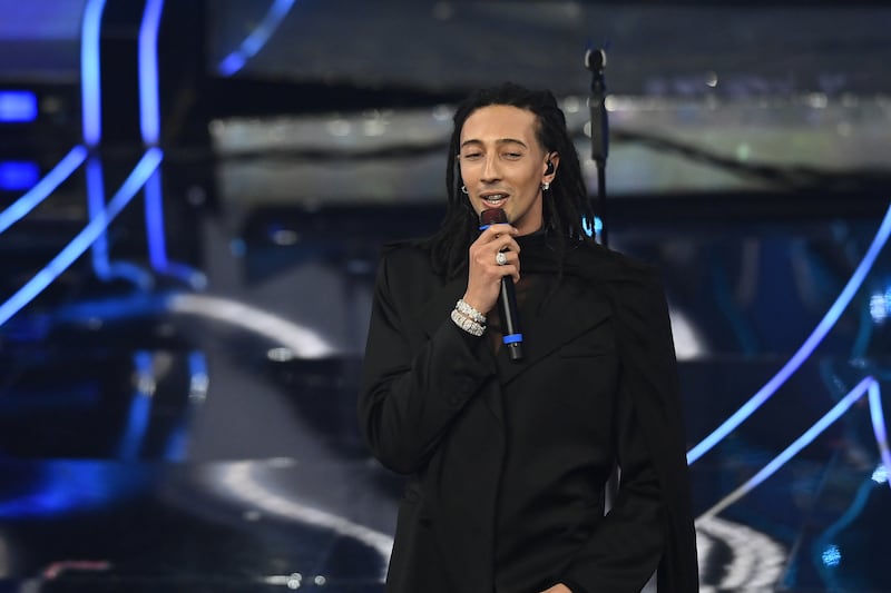Sanremo 2024: ecco il look della quarta serata del Festival di Ghali 8
