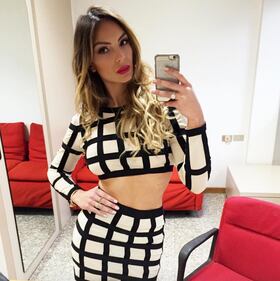 Sarah Nile hot, bikini e paella 24