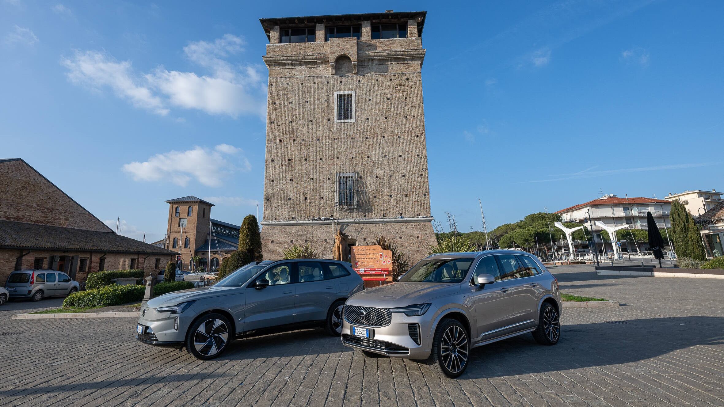 Volvo, le gemelle diverse col 90 in comune