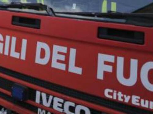 Napoli, maxi incendio ecoballe: rischio diossina, indagano i carabinieri