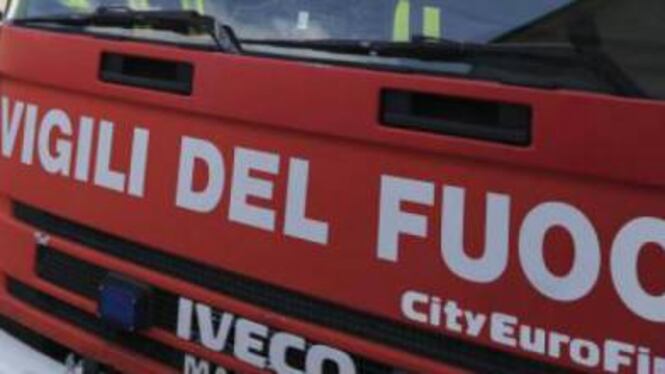 Allarme sulla A24: cadono calcinacci dal viadotto autostradale