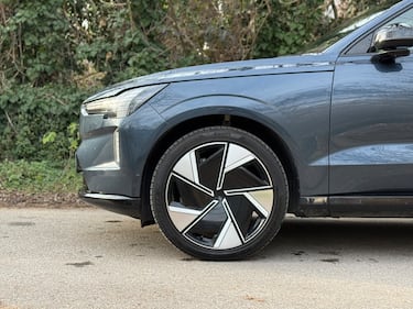 Volvo EX90, la gallery del nuovo SUV elettrico dall'incredibile comfort 11