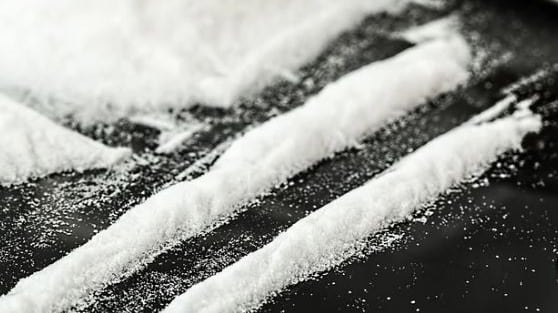 Portava cocaina in carcere, avvocato nei guai