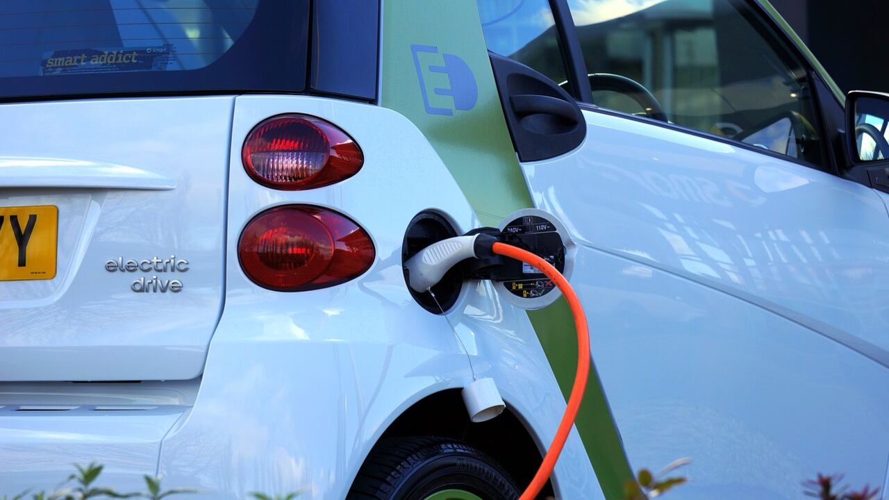 Bocciato il piano per le auto green. "Si basa su idee non più valide"